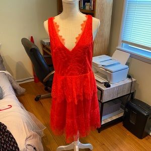 Bcbg lace tiered dress